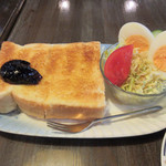 カフェ ジョー - モーニングセット(トースト、サラダ、茹で玉子)