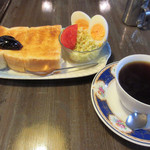 カフェ ジョー - モーニングセット(トースト、サラダ、茹で玉子)+ホットコーヒー