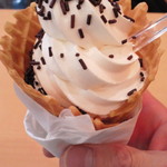 横浜プレット - 2011/11　閉店前に訪問　ミルクソフト＋チョコスプレー\30