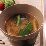 「新じゃがと折り菜のお味噌汁」