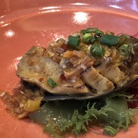 ホテルオークラ 中国料理「桃花林」 日本橋室町賓館 - ◆蝦夷鮑の特製XO醤蒸し・・殻を見ても小さめの鮑ですが、食べやすくカットしてあり少し噛み応えのある品。 XO醤大好きですので、お味付けは好みでした。