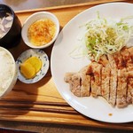 喫茶 俺ん家゛ - 豚肉生姜焼定食　800円　2018/08