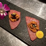 Wagyu beef wrapped in sea urchin (slice)