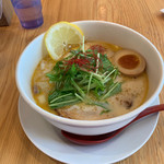 下品なぐらいダシのうまいラーメン屋 - 