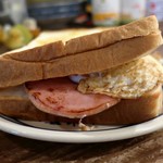 灯 - ハムエッグトースト