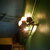 ウルトラジャム - 内観写真:レトロなランプ