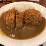 とんかつ 田 - ひれかつカレー ¥1,380-(税込) キャベツ付き