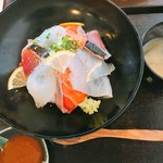 東家 - 旬の鮮魚丼