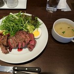 肉塊UNO 溜池山王店 - 牧草牛ローストビーフ全景