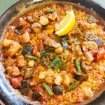 フォンダ サン ジョルディ - 鶏と野菜のパエリア ランチ