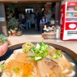 谷川製麺所 - 店わかりにくいのに、こんなにも人であふれてる