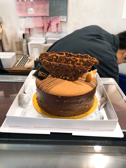 一番人気の ミルクチョコレートにオレンジ風味の ムッシュアルノー を購入させて頂く By おかちゃん1030 パティスリー パリセヴェイユ Patisserie Paris S Eveille 自由が丘 ケーキ 食べログ 一番人気の ミルクチョコレートにオレンジ風味の ムッシュアルノー を購入させて頂く By おかちゃん1030 パティスリー パリセヴェイユ Patisserie Paris S Eveille 自由が丘 ケーキ 食べログ