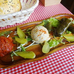 EGE CRAFT BEER HOUSE & TURKISH FOOD - 3種の前菜の盛合せ