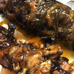 うなぎ 丸富 - 手前から、きも焼、ひれ焼