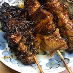 うなぎ 丸富 - 左から、あたま焼、串焼、えり焼