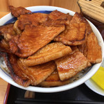 ぶた丼のとん田 - ロース・バラ盛り合わせアップ