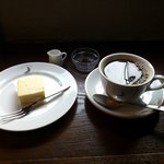 ムーン ファクトリー コーヒー - ミニチーズケーキとコーヒー