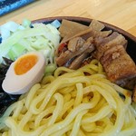 よいちつけ麺研究所 - 色々なのが乗ってます☆