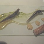 AZUR et MASA UEKI - 稚鮎、ホワイトアスパラガス、蓼、黒トリュフ