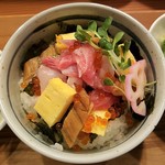 Shukou Hotaru - ほたるの海鮮丼