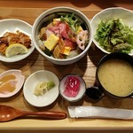 Shukou Hotaru - ほたるの海鮮丼全景