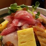 Shukou Hotaru - ほたるの海鮮丼アップ
