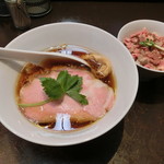 神保町 黒須 - 醤油蕎麦780円+肉飯150円