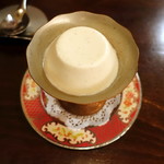 アベス - トンカ豆のブランマンジェ600円