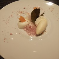 レストラン リューズ - 桜のデセール