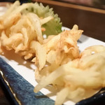 居酒家　ふうてん - 新玉ねぎと白えびのかき揚げ