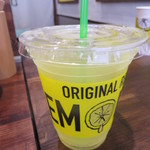 レモネード by レモニカ - オリジナルのレモネードにフレッシュレモンをプラス