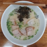 麺謹製3L's - らーめん(ばりかた)、トッピングにく＆辛めのからしたかな