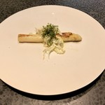 イチリン ハナレ - ホワイトアスパラと白魚のソテー 大葉のせ