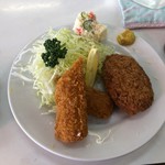 源氏食堂 - ミックスフライ盛り合わせ（イカ・メンチ）