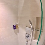 British Airways Lounge Changi Airport - シャワールーム