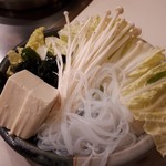 しゃぶせん - 白菜、ワカメ、えのき茸、豆腐