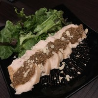田町 鳥心 - パサパサの蒸し鶏に柚子胡椒風のソース