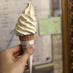 ジェラテリア アクオリーナ - メープルのジェラートソフト（640円）税込