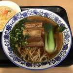 Honko Mpu Raza - 豚角煮麺 700円