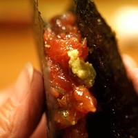 味感 ことほぎ - 鮪と奈良漬　青混ぜ海苔で巻いて