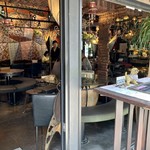 KITCHEN BAR 新目黒茶屋 - 開放感ある室内は心地よい