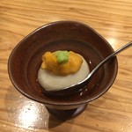 鮨 水魚 - 胡麻豆腐雲丹のせ
