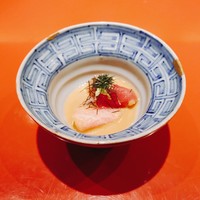 鮨　銀座　鰤門 - マグロの胡麻だれ