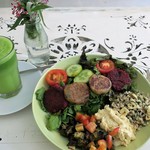 Milk & Honey Cafe - サラダボウル