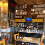 マウンテン＊マウンテン - 改装してスッキリした店内