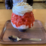 つばめ氷菓店 - イチゴみるく杏仁エスプーマ