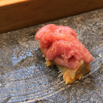 寿司栄 - マグロと毛ガニ