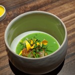 アコルドゥ - 「菊芋とゆり科の野菜」緑のソースは甘みのある青ネギ