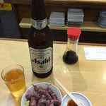 魚三酒場 - ほたるいか刺し¥380、大瓶ビール¥550