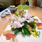 鮨 麻生 平尾山荘 - 鮨は三回に分けて。盛り付けが素晴らしい❣️